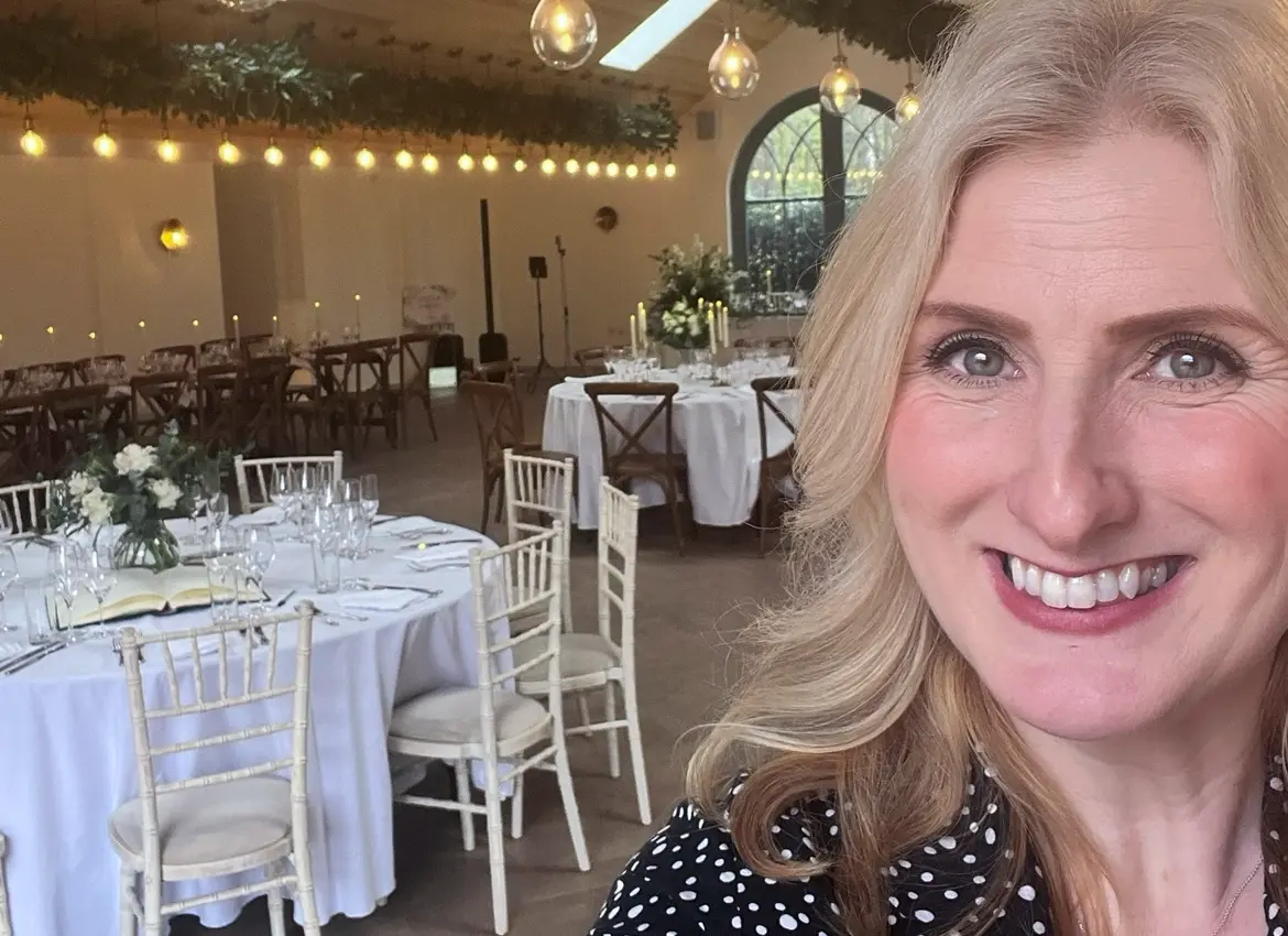 Full day female wedding singer package Glasgow covering ceremony and drinks reception with live acoustic music