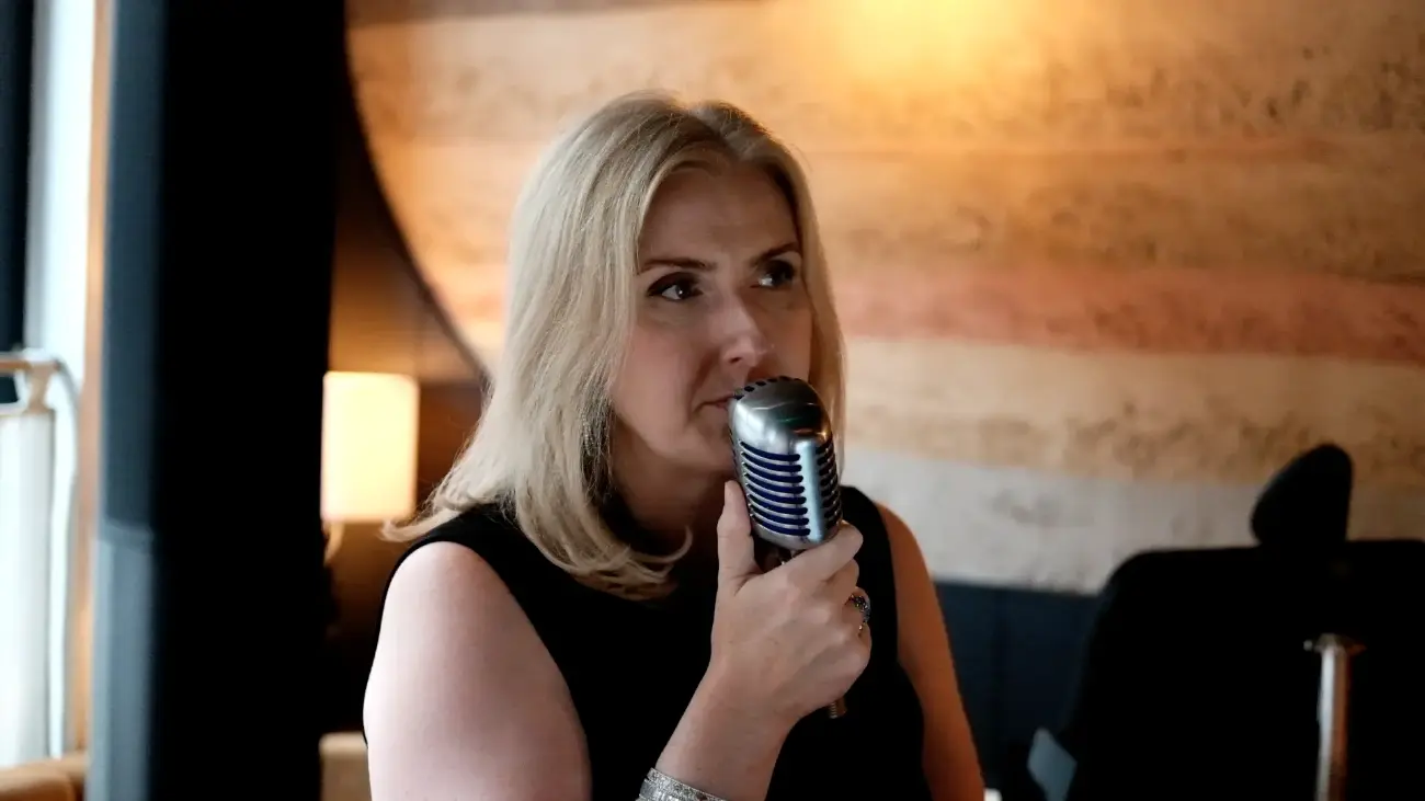 Professional funeral singer providing respectful live music at memorial service and crematorium ceremony